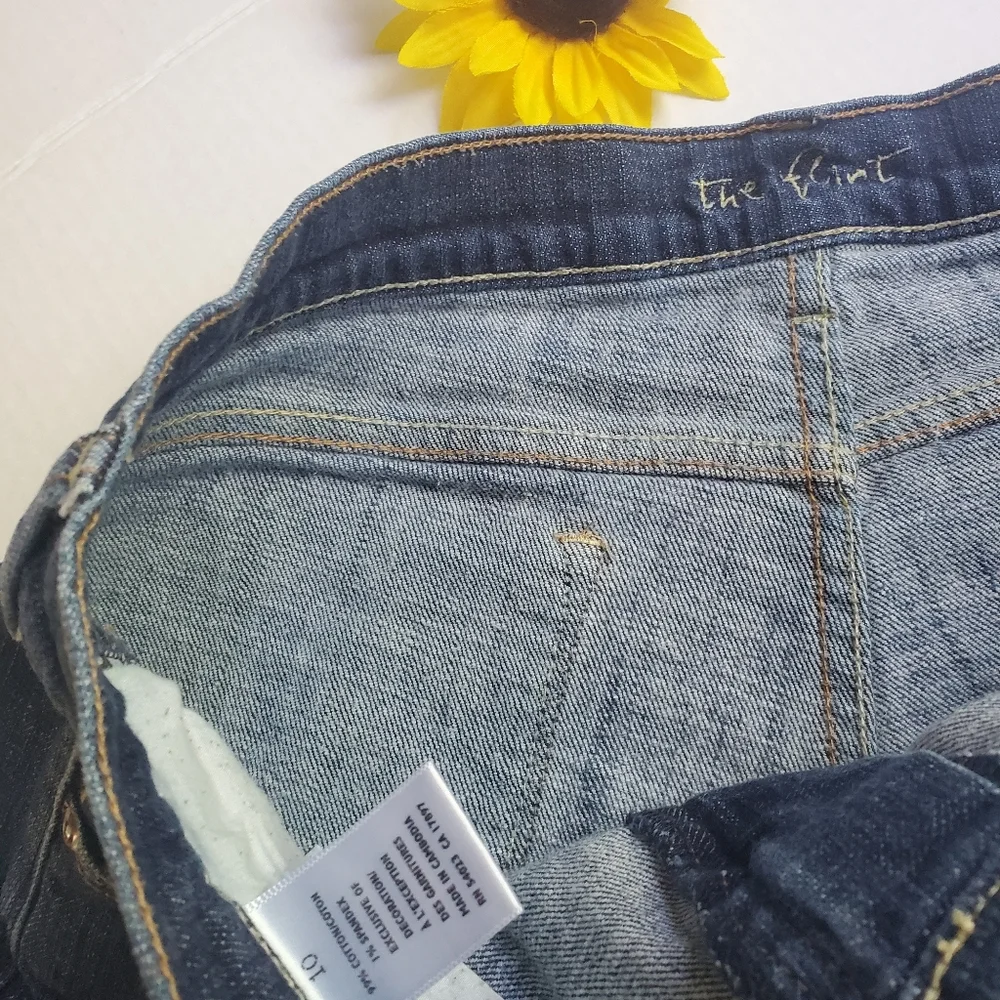 OLD NAVY THE FLIRT DENIM SHORTS
